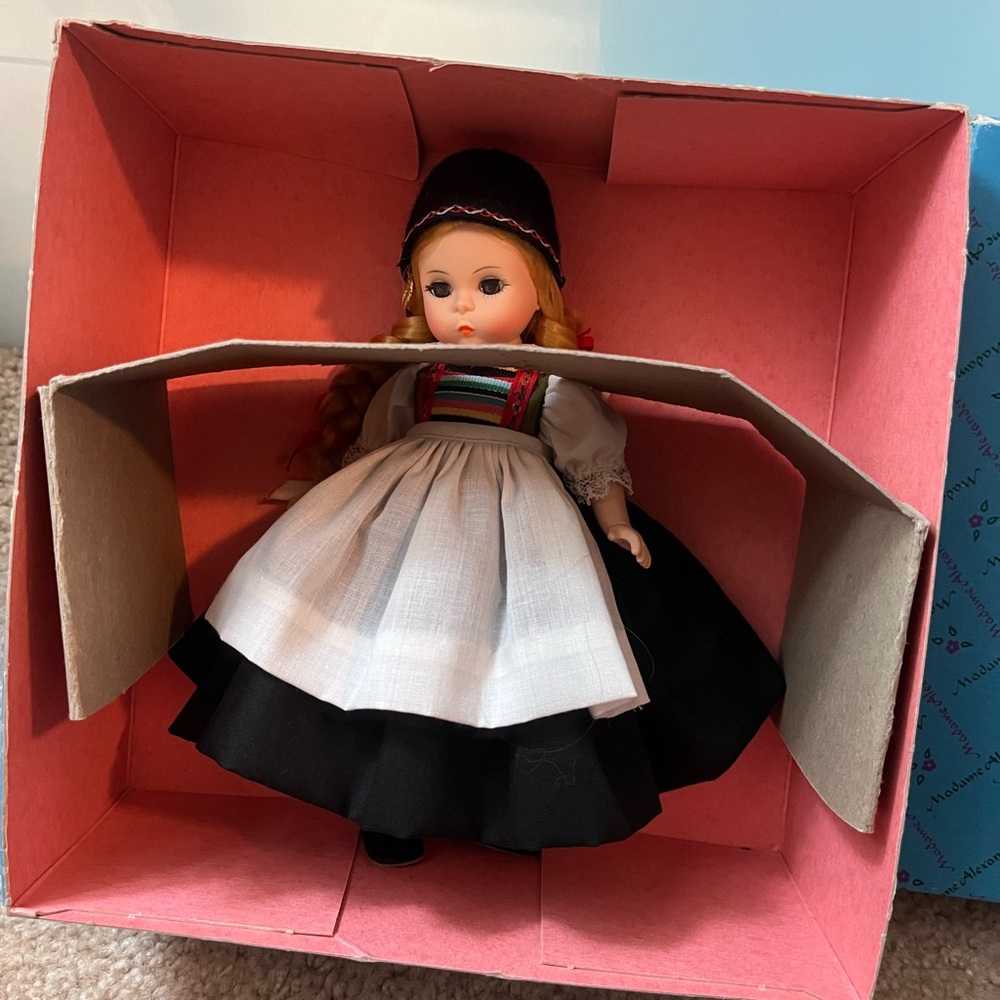 Madame Alexander 8” Switzerland